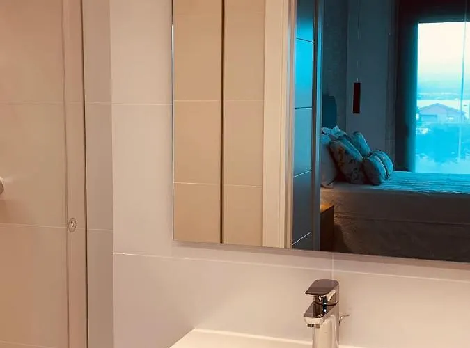 Canelas Premium Nuevos Con Piscina, Amplias Terrazas Y Garaje