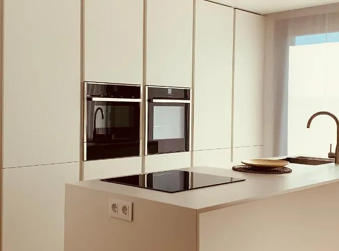 Canelas Premium Nuevos Con Piscina, Amplias Terrazas Y Garaje