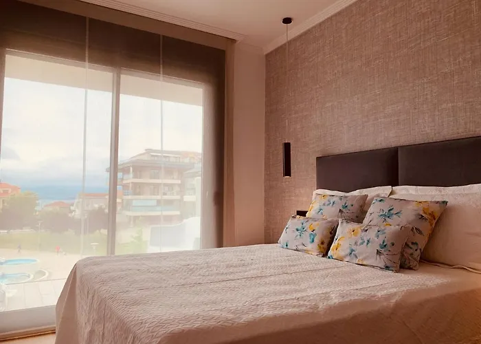 Canelas Premium Nuevos Con Piscina, Amplias Terrazas Y Garaje